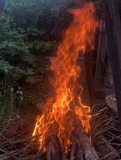 Feuerchen bei mir im Garten